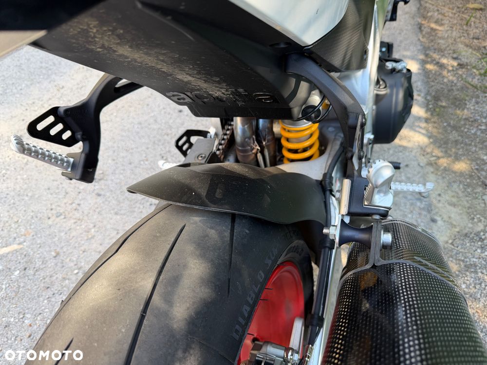 Aprilia Tuono - 10