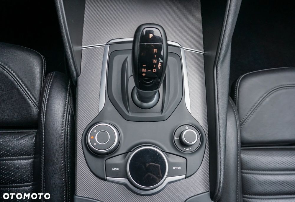 Alfa Romeo Giulia 2.0 Turbo Veloce Q4 - 21