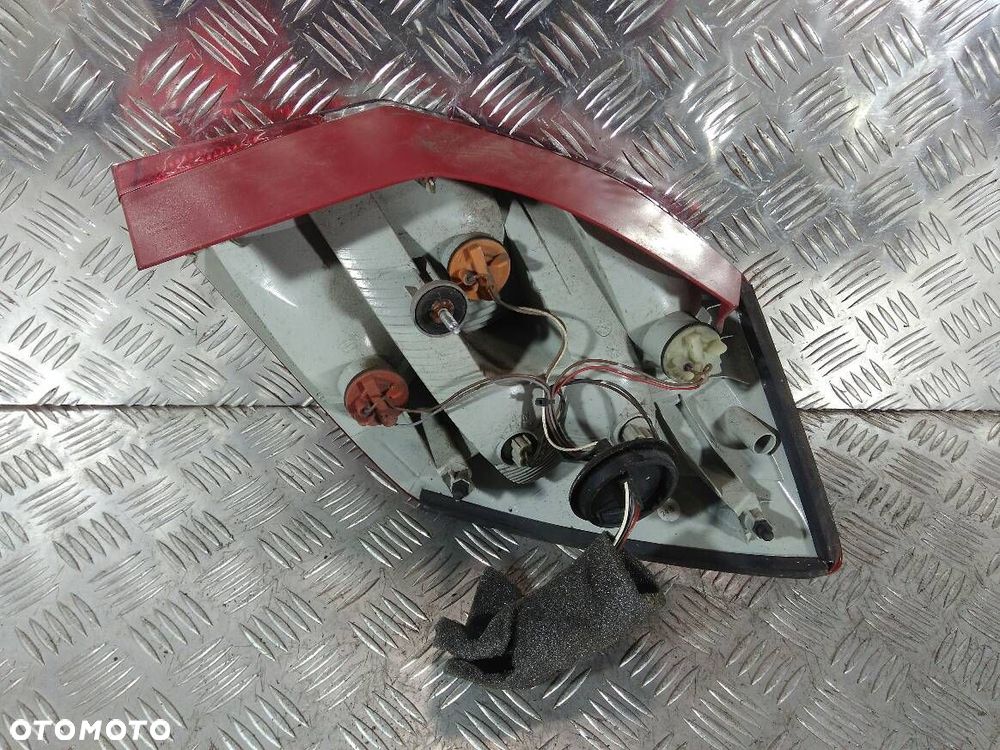 LAMPA LEWA TYLNA SKODA FABIA 2 - 2