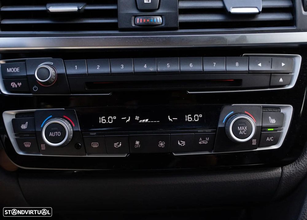 BMW 318 d Pack Desportivo M Auto - 23