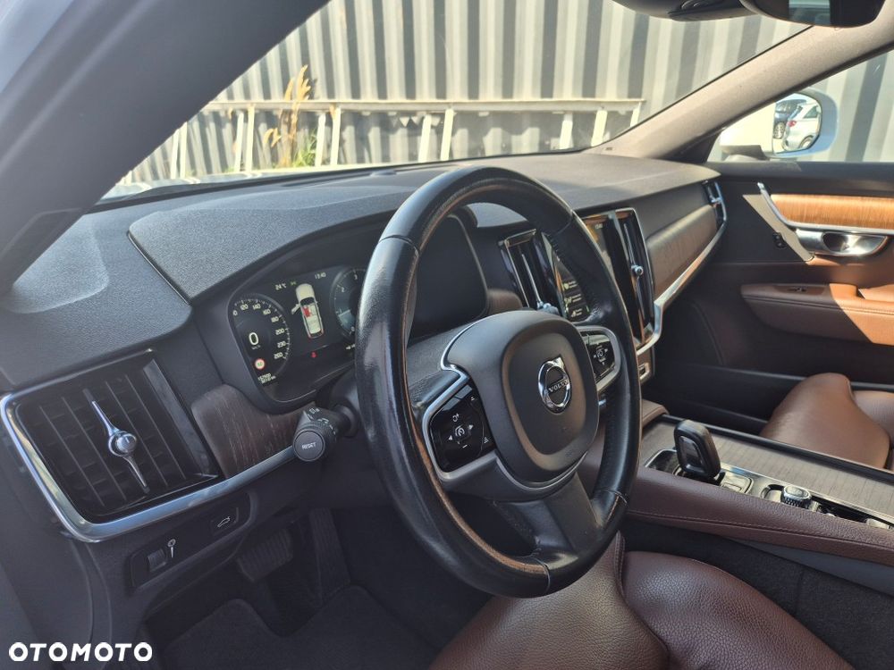 Volvo V90 Cross Country D5 AWD Pro - 22