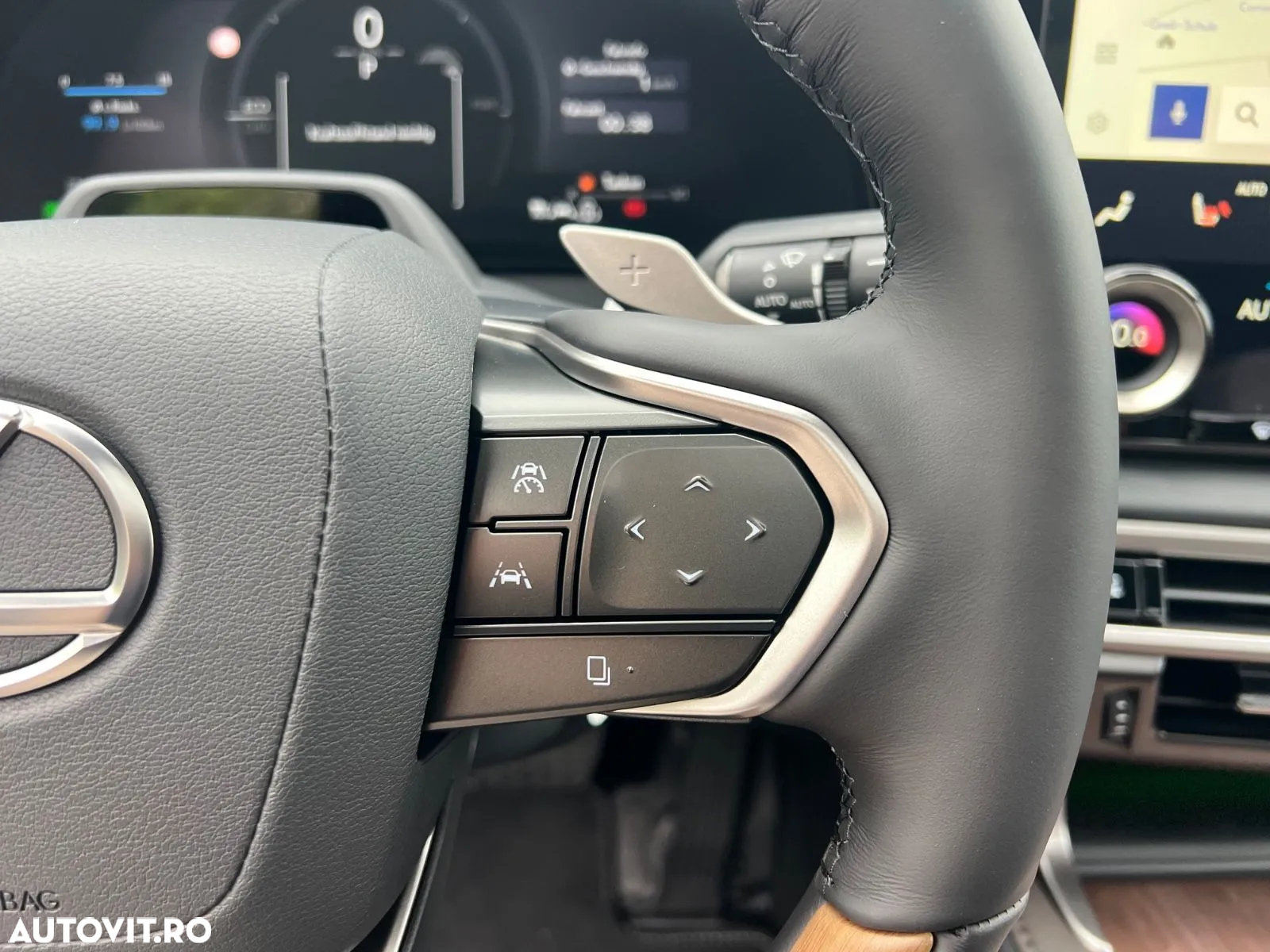 Lexus Seria RX 450h+ (Plug-in-Hybrid) Luxury Line - 25