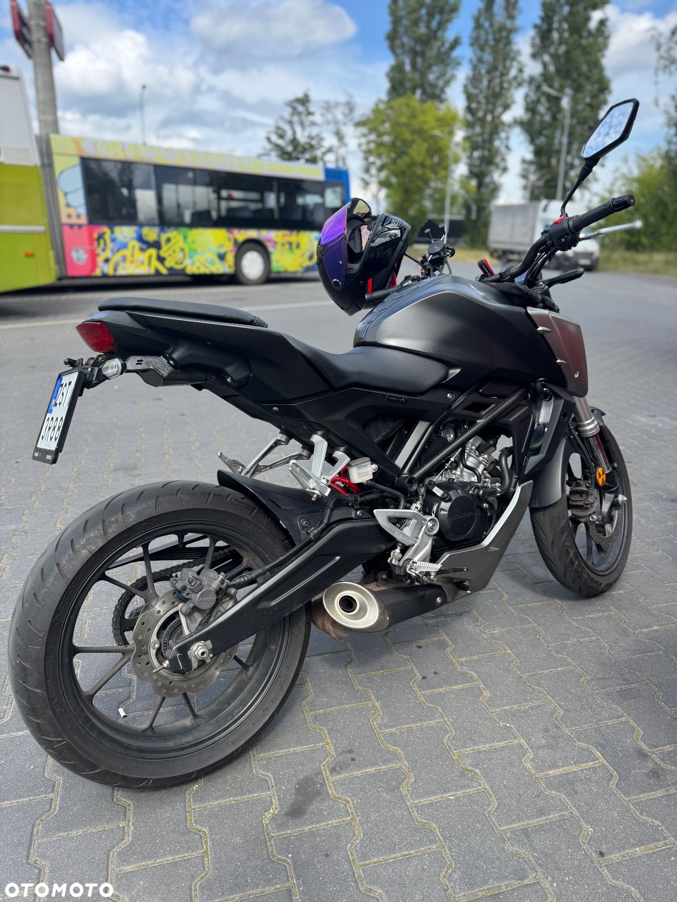 Honda CB - 1