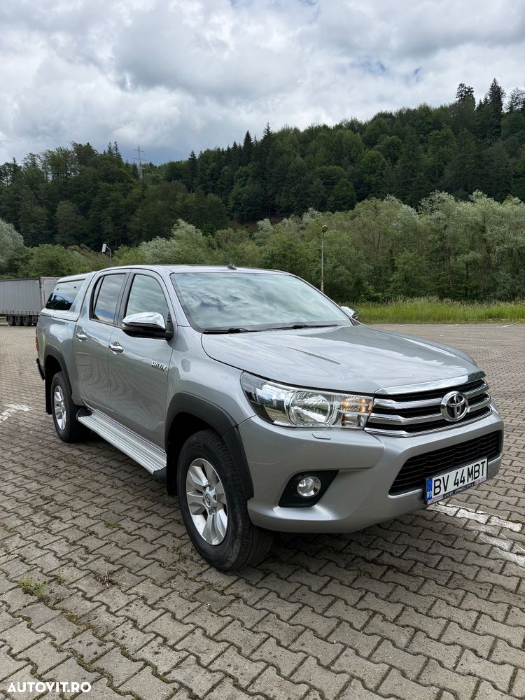 Toyota Hilux 4x4 Double Cab Executive - 2