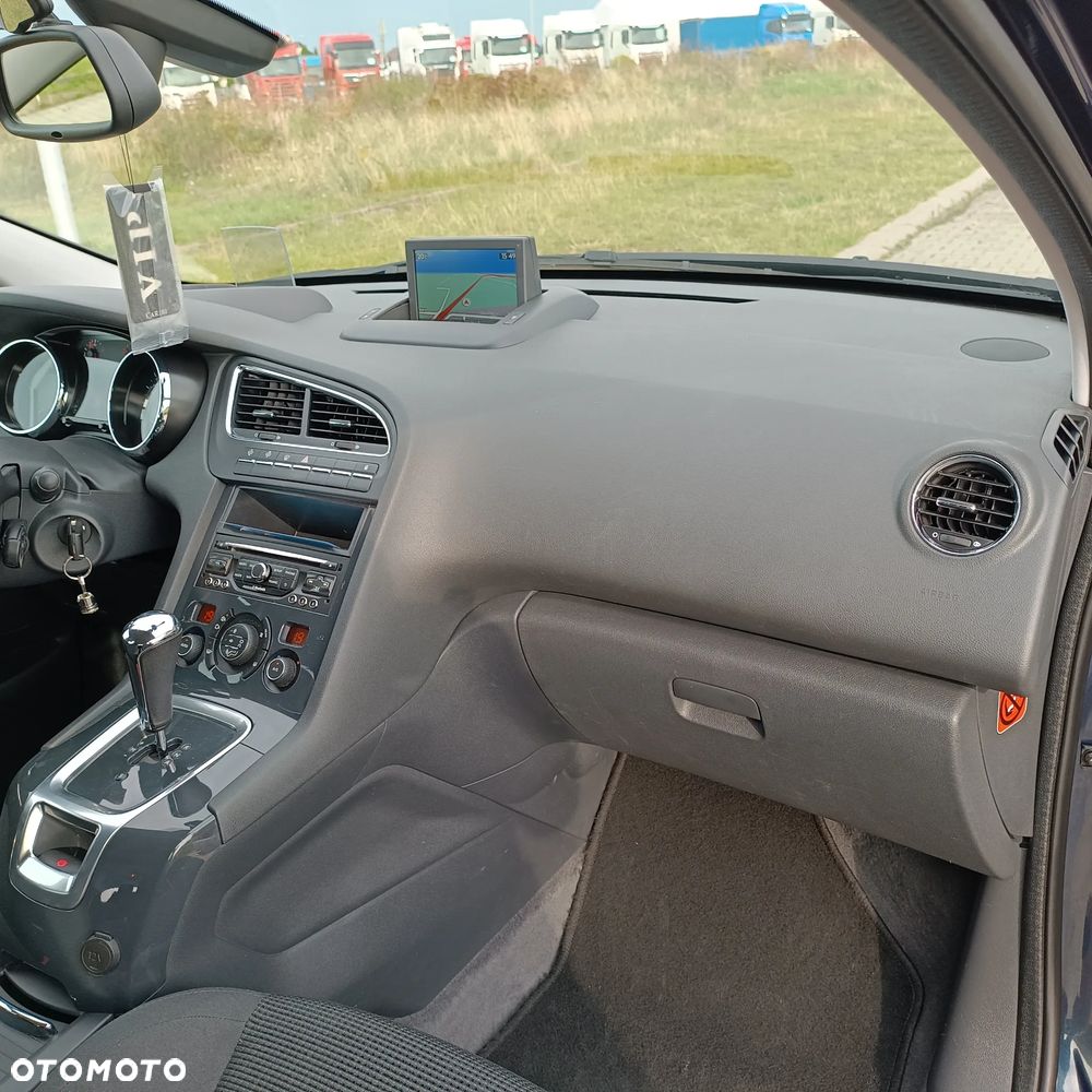 Peugeot 5008 e-HDI FAP 115 EGS6 Stop&Start Active - 30