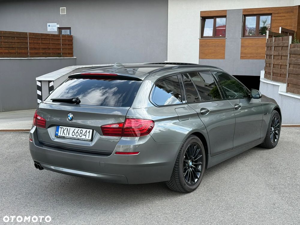 BMW Seria 5 525d Luxury Line - 6