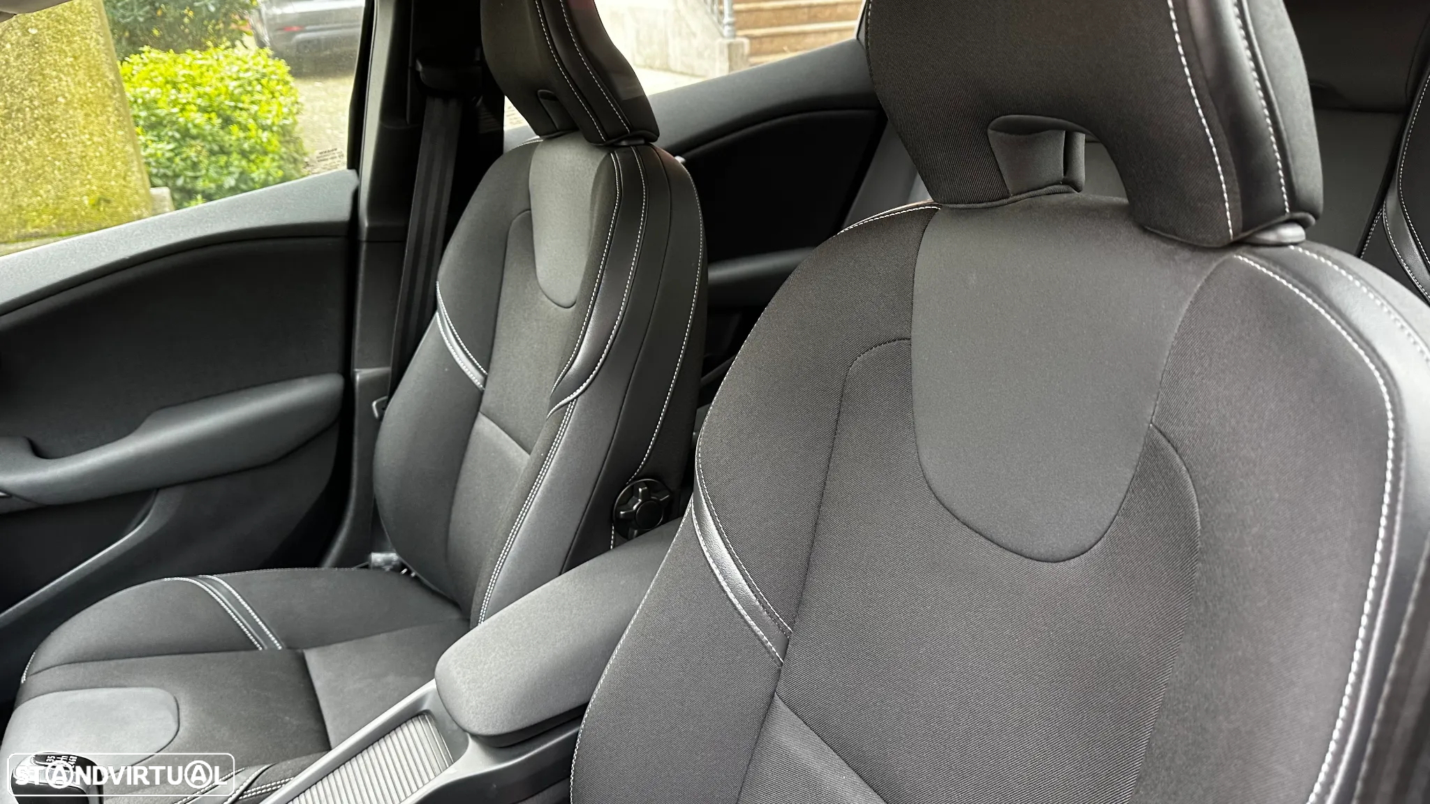 Volvo V40 2.0 D2 Momentum - 11