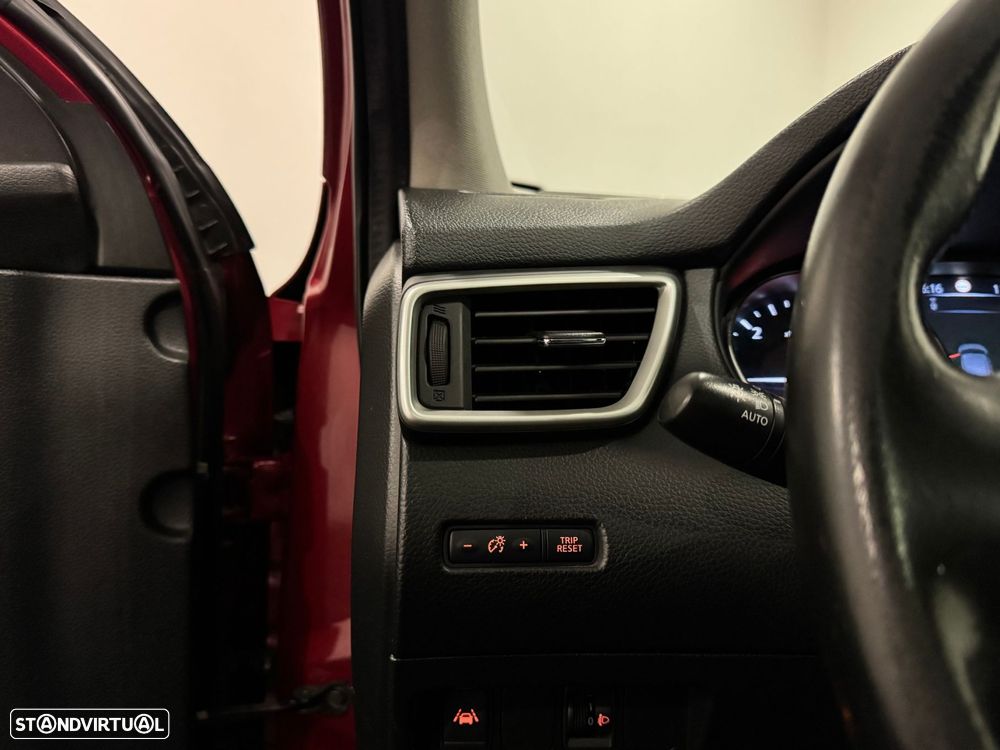 Nissan Qashqai 1.5 dCi N-Connecta 18 - 50