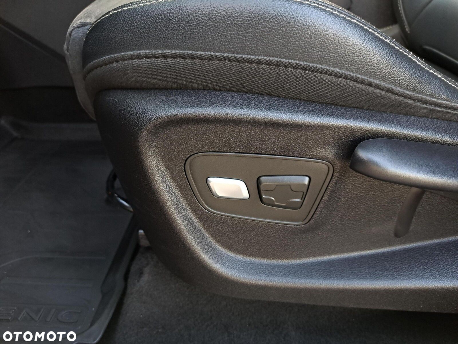 Renault Scenic 1.3 TCe FAP Intens EDC - 12