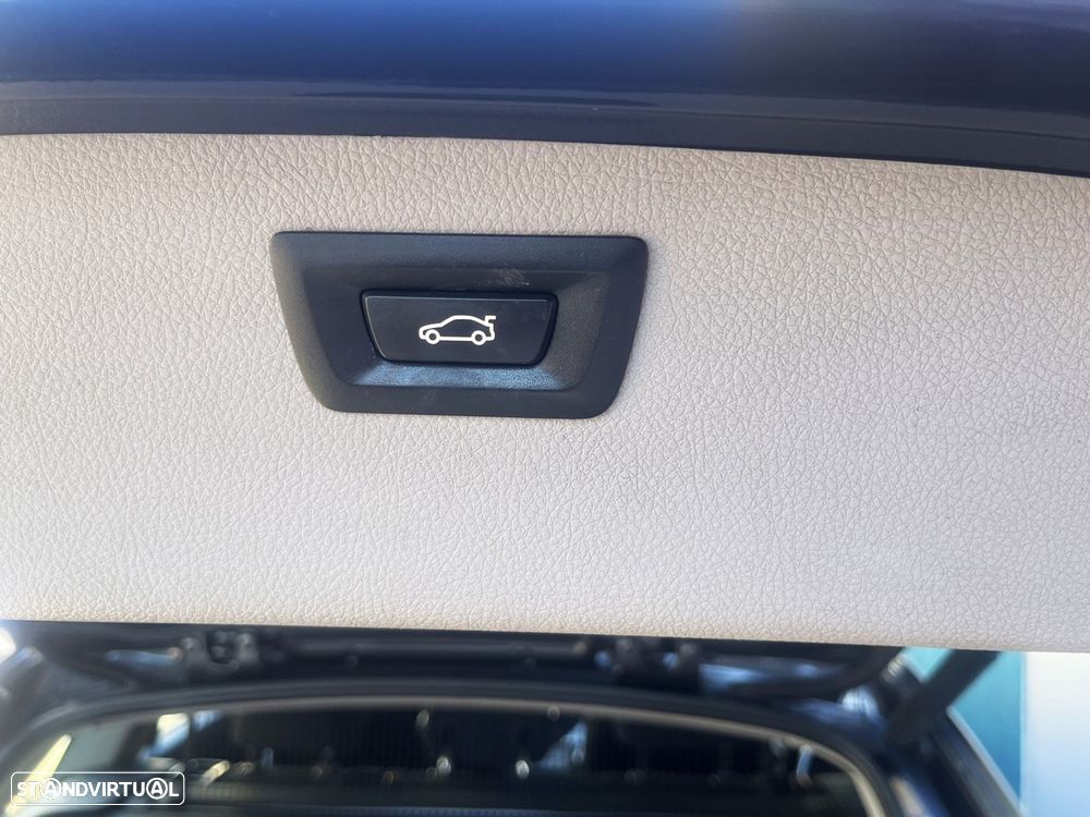 BMW 320 d Line Sport - 23