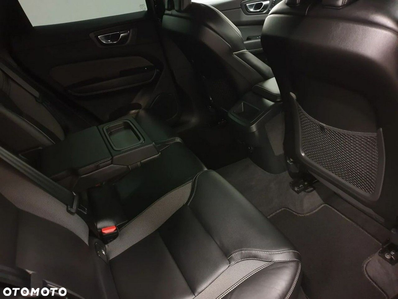 Volvo XC 60 B4 D AWD Geartronic RDesign - 27