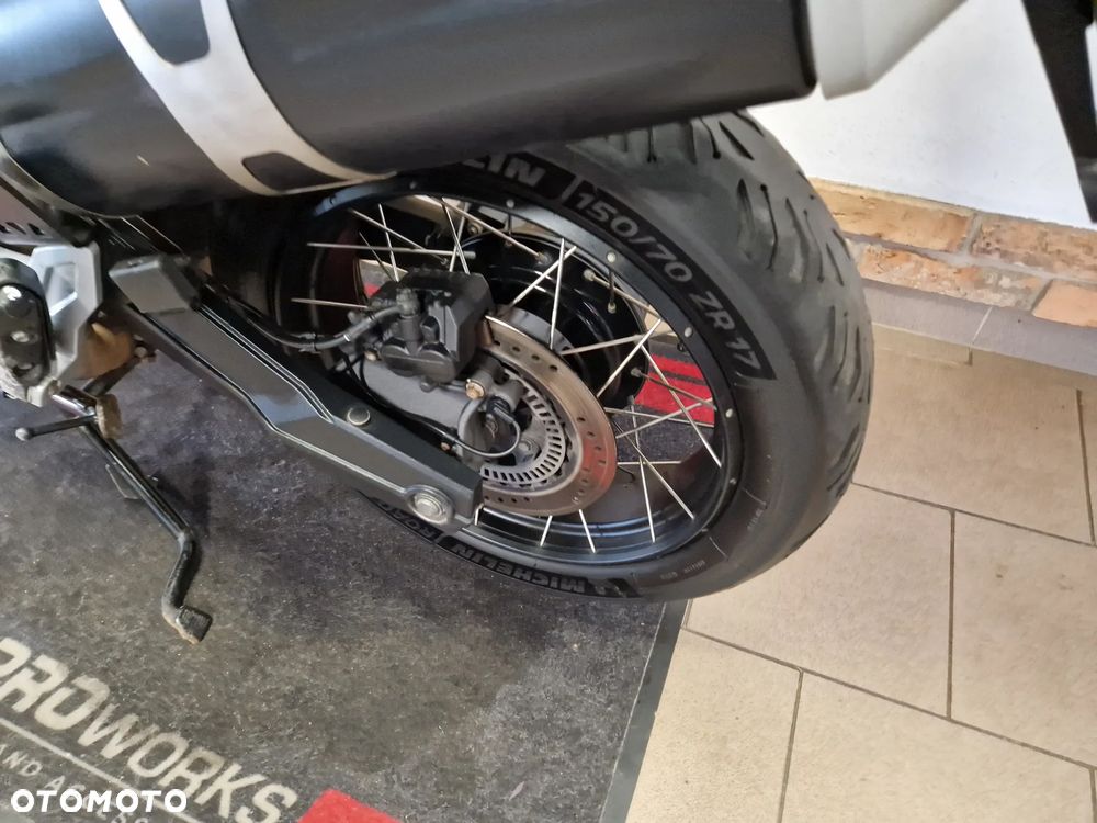 Moto Guzzi V85 - 11