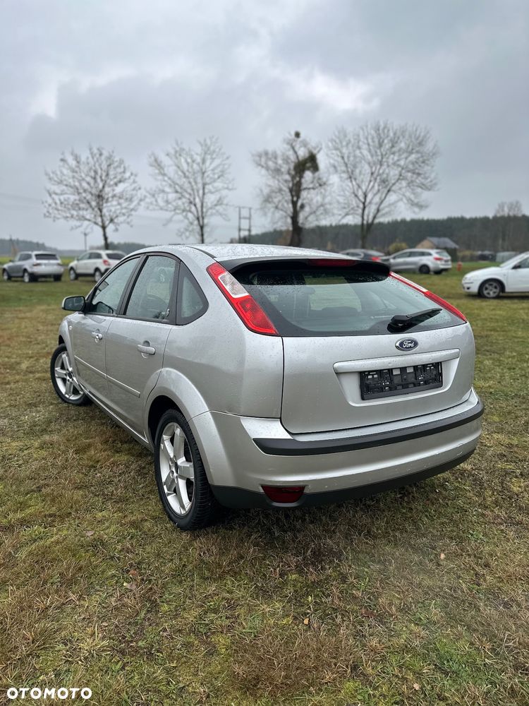 Ford Focus 2.0 TDCi Ghia - 6