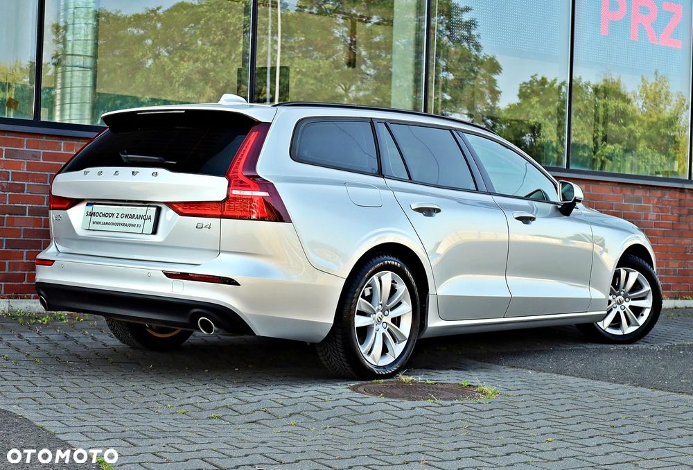 Volvo V60 B4 D Momentum - 6