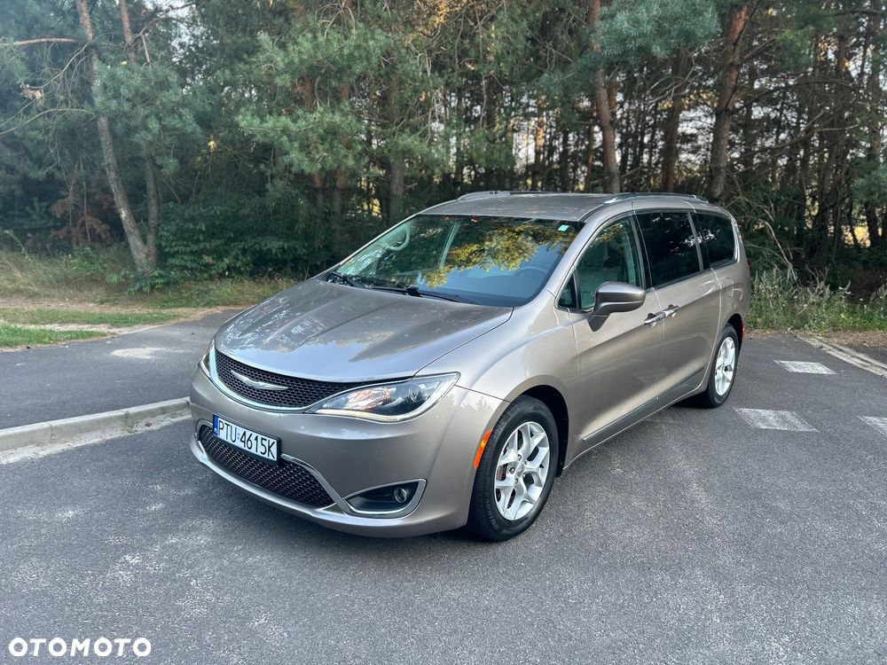 Chrysler Pacifica - 18