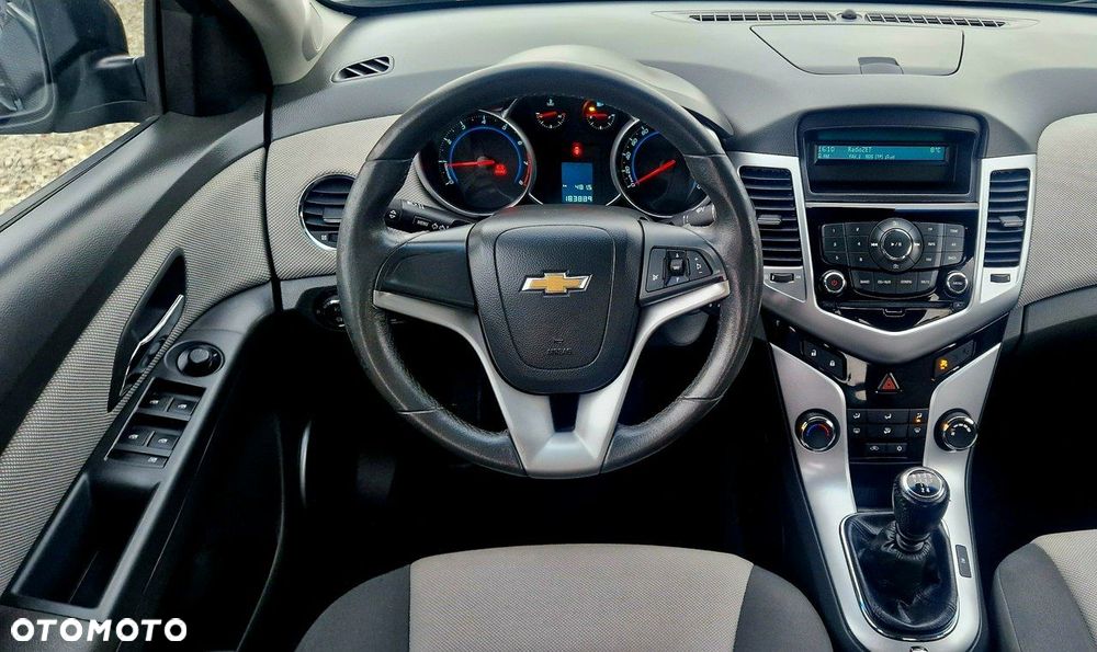 Chevrolet Cruze - 16