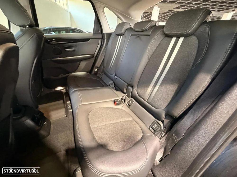 BMW 216 Active Tourer d Line Sport Auto — fotografia 2