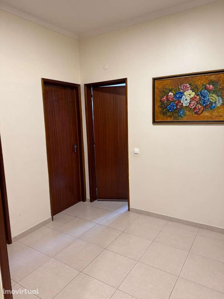 Apartamento T3 com varanda  no Barreiro - Grande imagem: 2/12