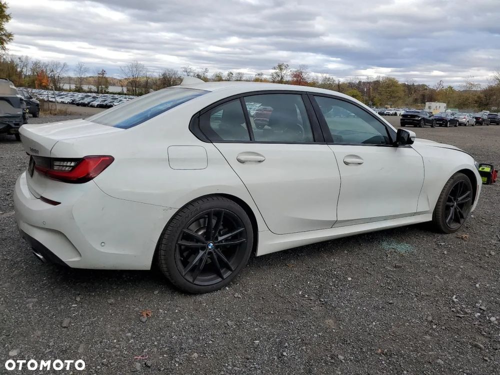 BMW Seria 3 330i xDrive - 3