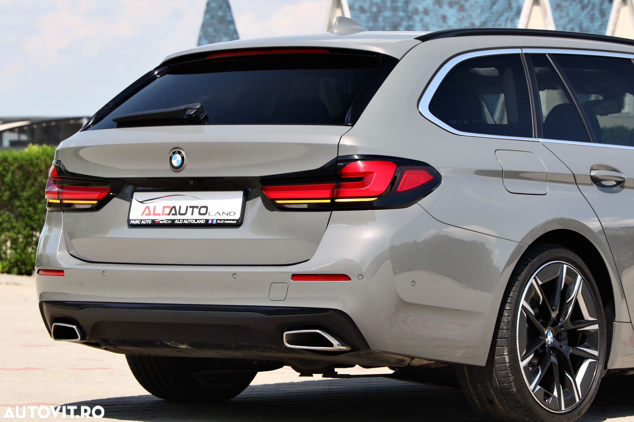 BMW Seria 5 520d xDrive AT MHEV - 28
