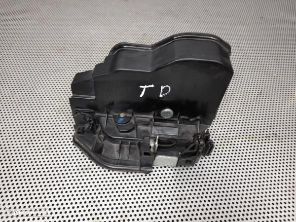 Fecho Porta Tras Dto Bmw X3 (E83) - 2