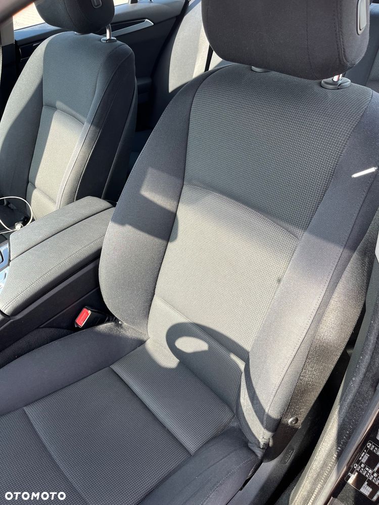 BMW Seria 5 518d - 12
