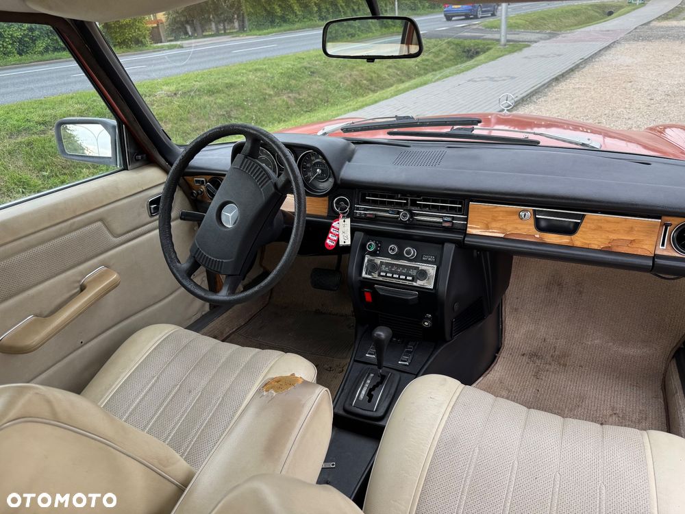Mercedes-Benz 280 - 25