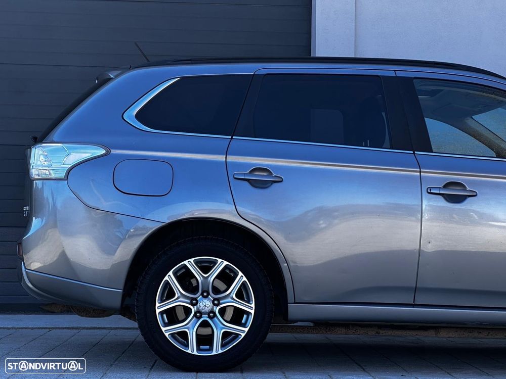 Mitsubishi Outlander 2.0 4WD - 9