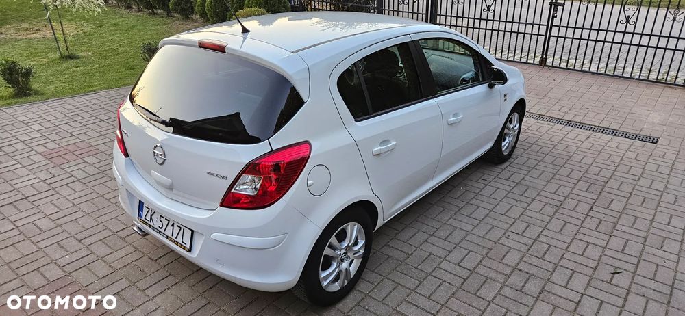 Opel Corsa 1.4 16V 150 Jahre - 13