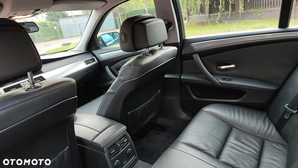 BMW Seria 5 520d - 34