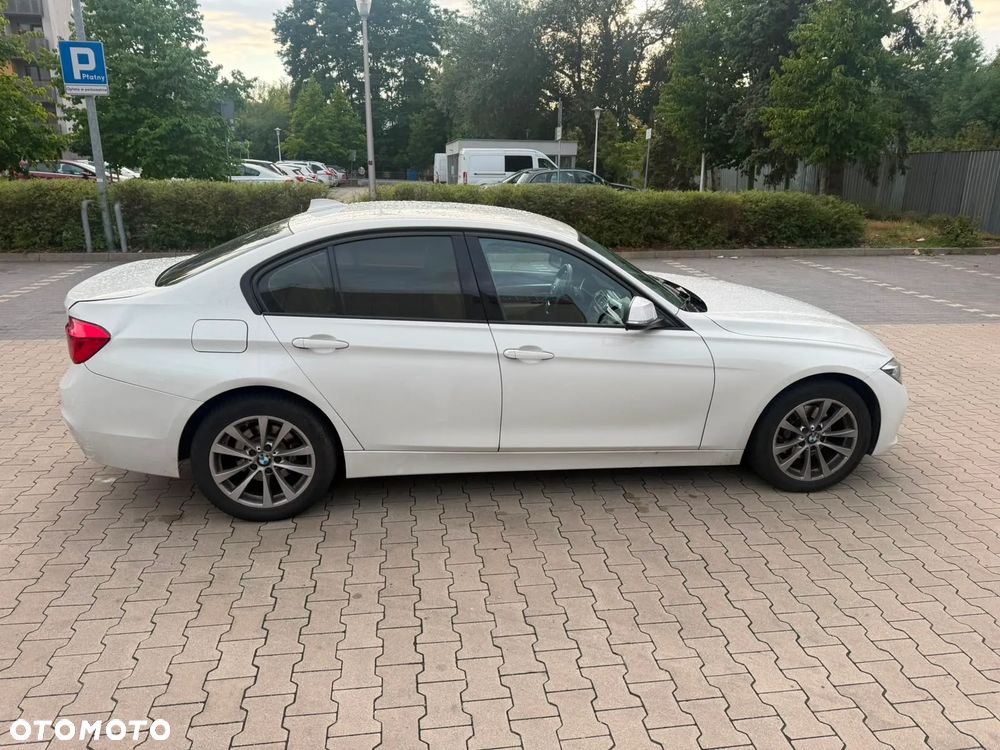 BMW Seria 3 320d xDrive Sport Line - 2