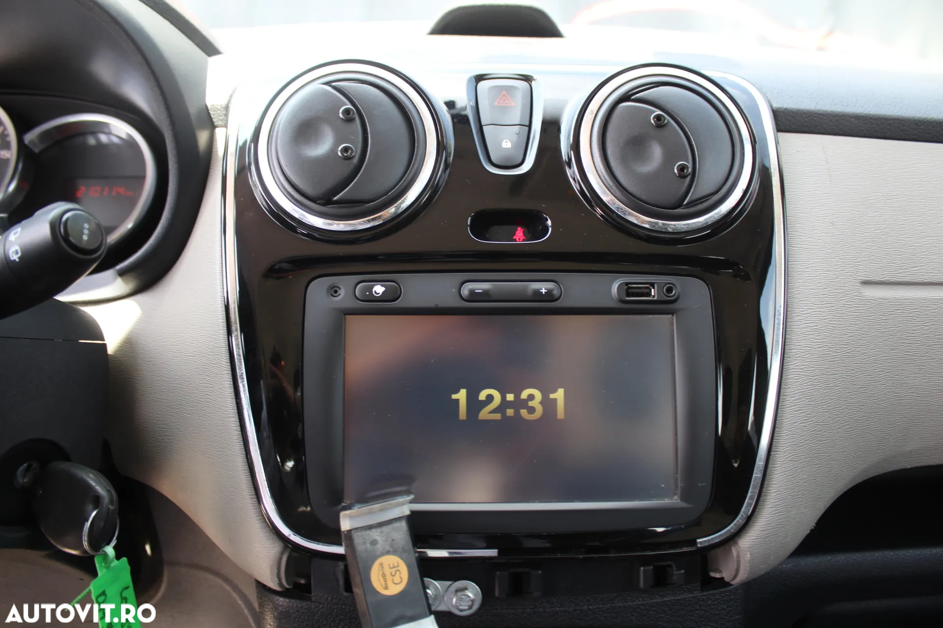 Dacia Lodgy dCi 110 Laureate - 12