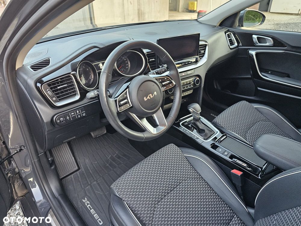 Kia XCeed 1.5 T-GDI Business Line DCT - 3