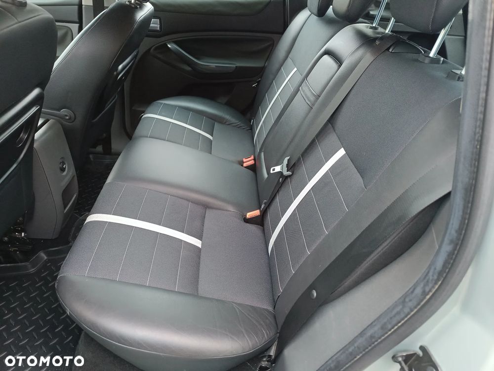 Ford Kuga 2.0 TDCi 4x4 Titanium - 10