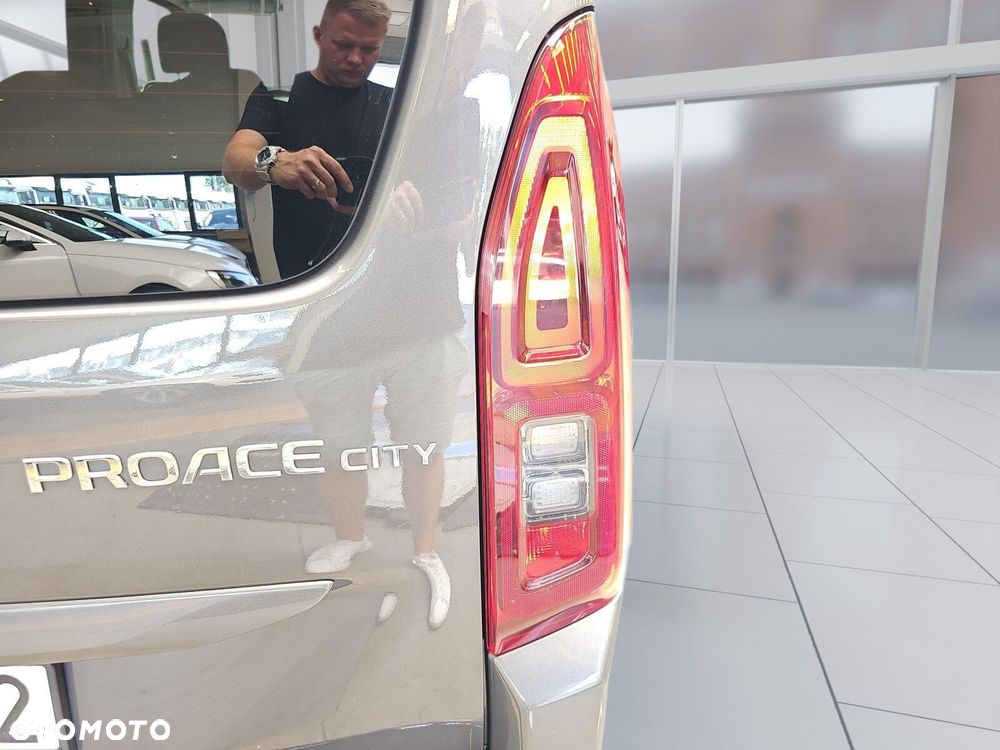 Toyota Proace City Verso Long 1.5 D-4D Business - 22