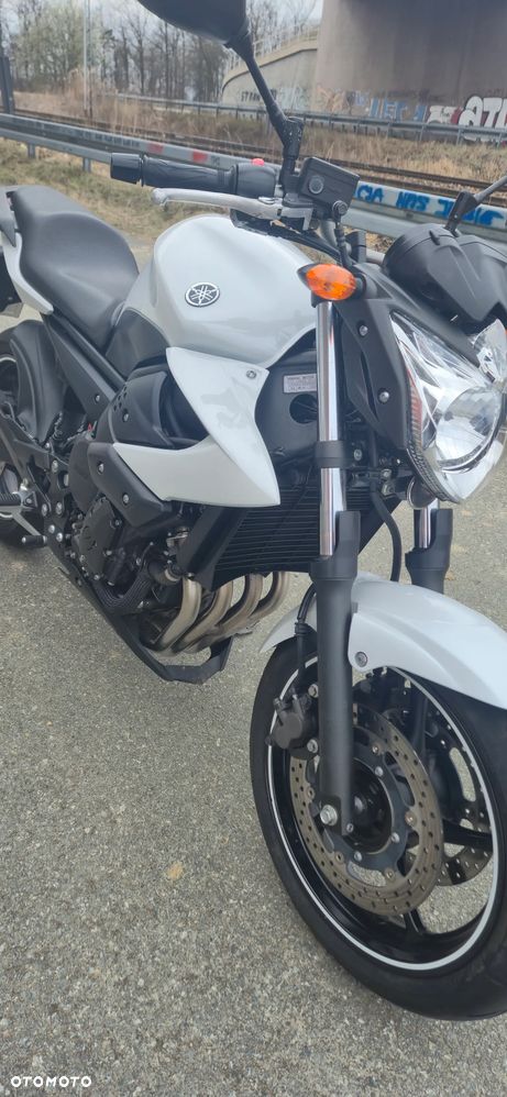 Yamaha XJ - 6
