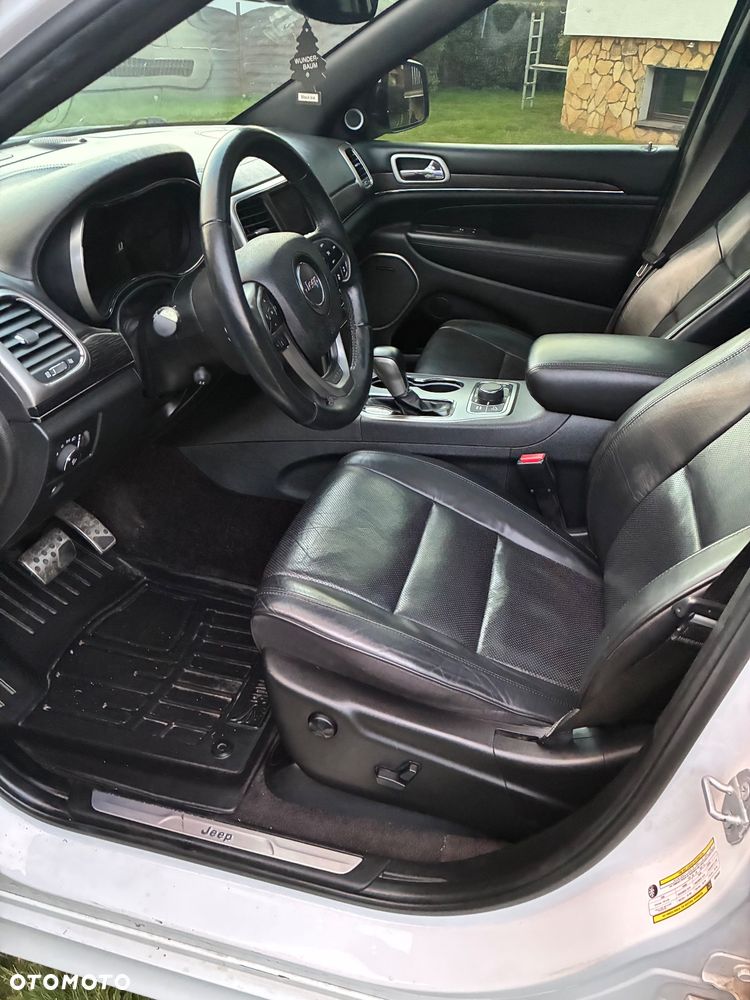 Jeep Grand Cherokee - 19