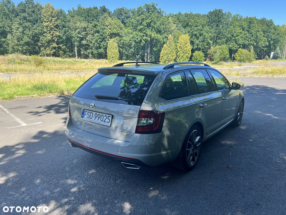 Skoda Octavia 2.0 TDI RS DSG - 6
