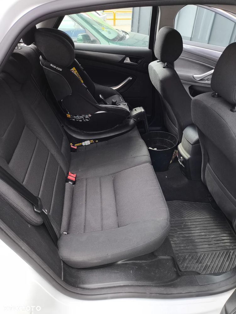 Ford Mondeo 2.0 TDCi Titanium - 10