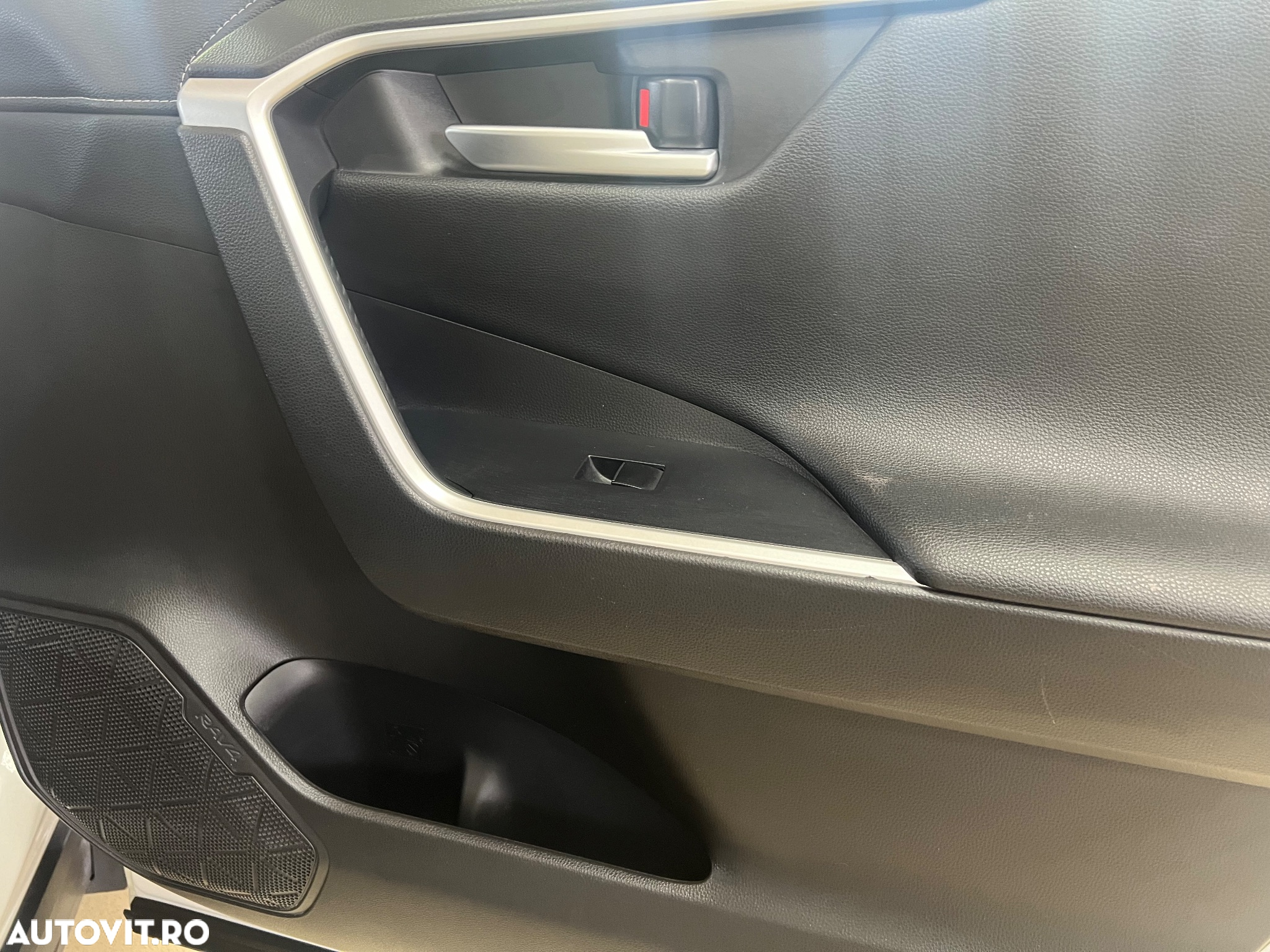 Toyota RAV4 - 10