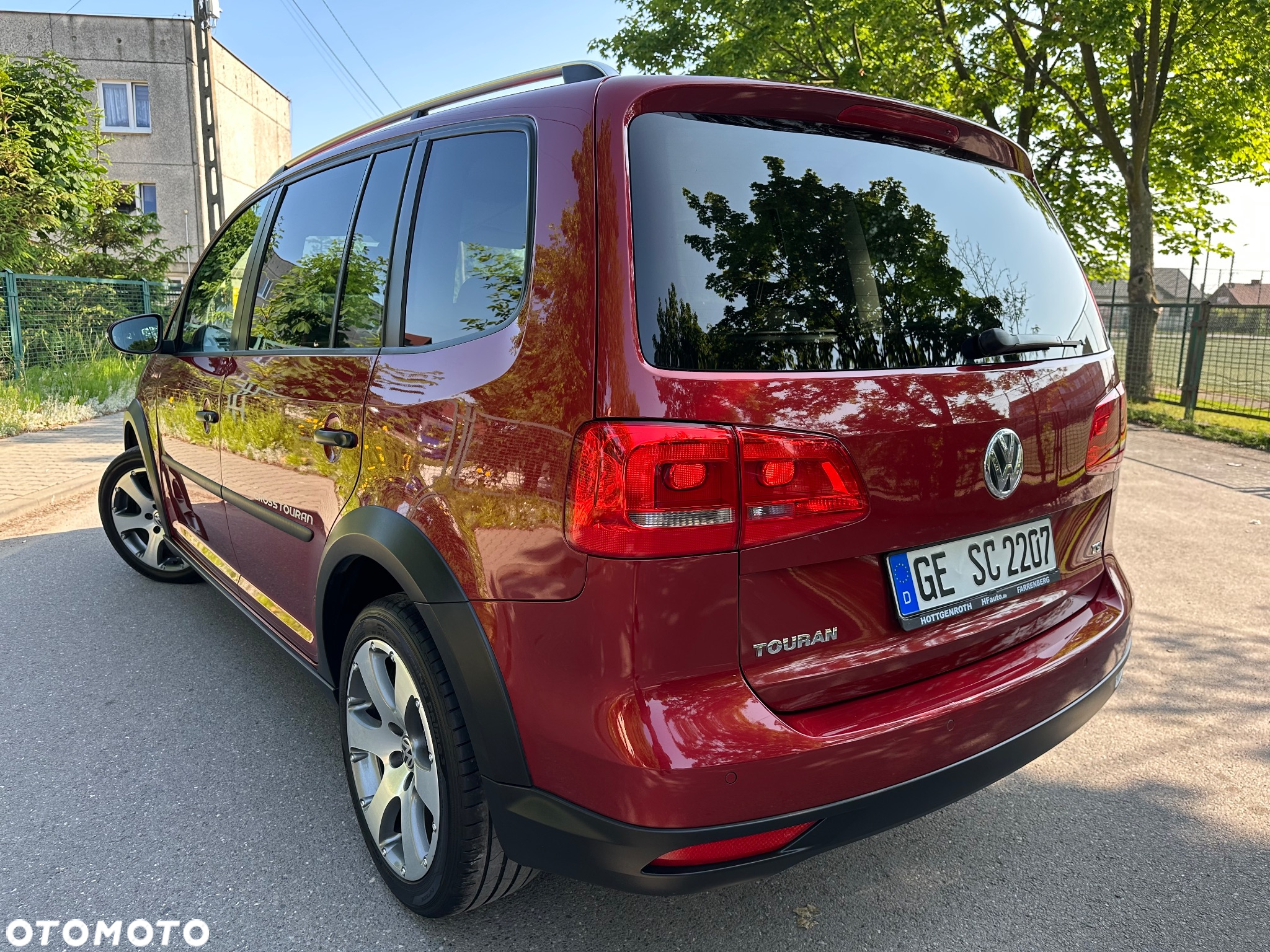 Volkswagen Touran 1.4 TSI Cross - 3