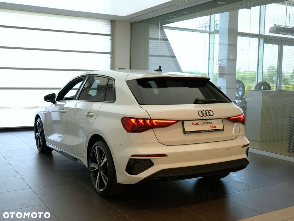 Audi A3 Sportback - 3
