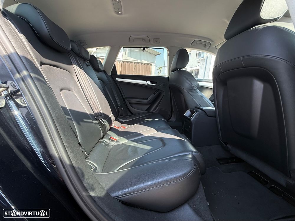Audi A4 Avant 2.0 TDI Business Line S-line - 6