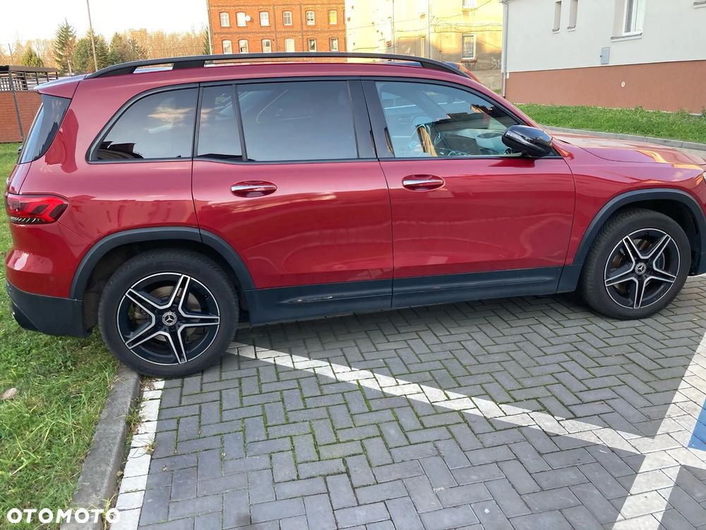 Mercedes-Benz GLB 250 4-Matic AMG Line 8G-DCT - 3