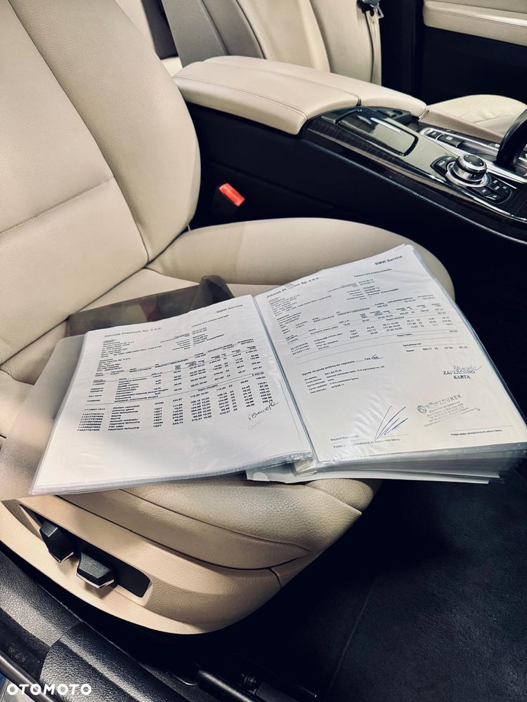 BMW Seria 5 520d - 24