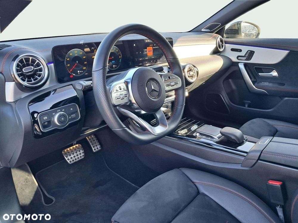 Mercedes-Benz CLA - 10