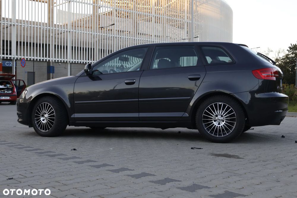 Audi A3 Sportback 1.6 Attraction - 5