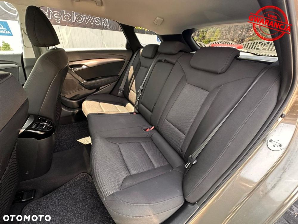 Hyundai i40 Kombi blue 1.6 Family+ - 30