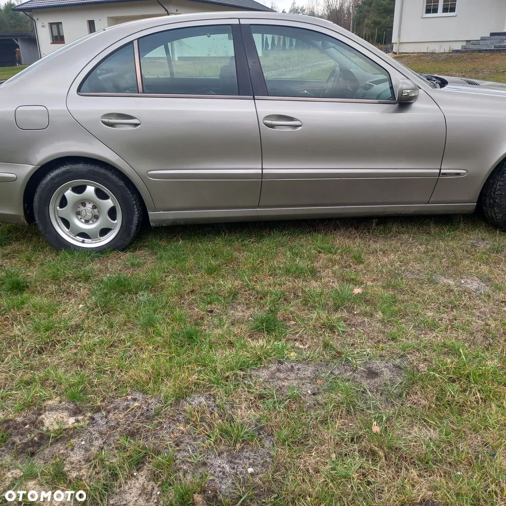 Mercedes-Benz Klasa E 200 CDI Elegance - 3