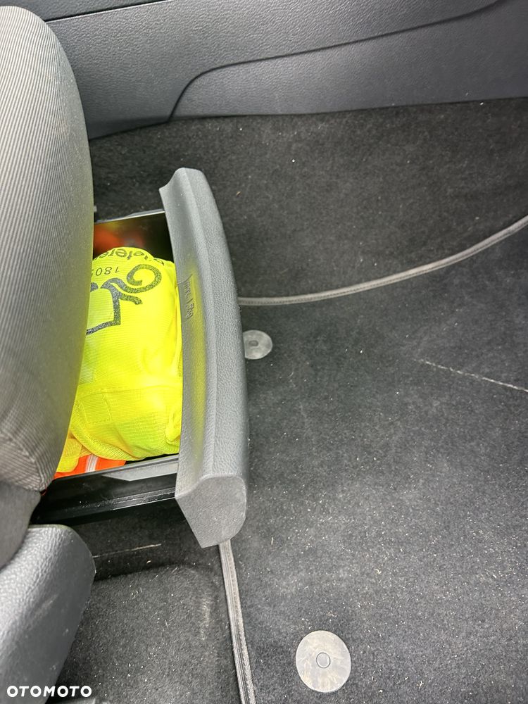 Volkswagen Golf 1.6 TDI BlueMotion Technology Trendline - 24